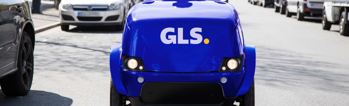GLS-logo-on-a-tripl-scooter